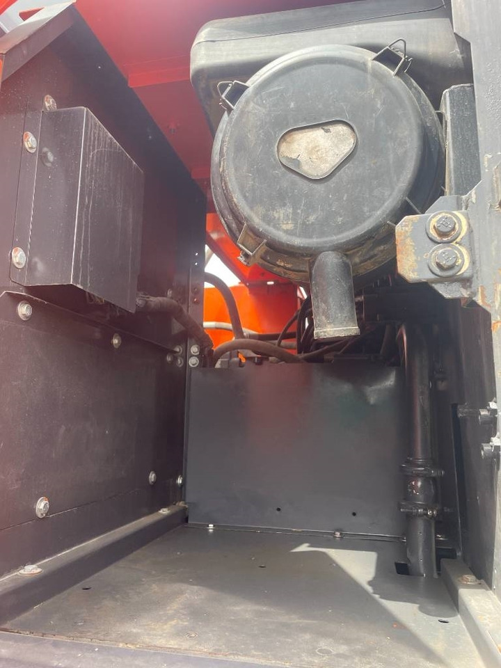 Hitachi ZX 240 - Верижен багер: снимка 2 Hitachi ZX 240 - Верижен багер: снимка 2