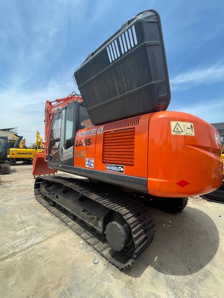 Hitachi ZX 240 - Верижен багер: снимка 3 Hitachi ZX 240 - Верижен багер: снимка 3