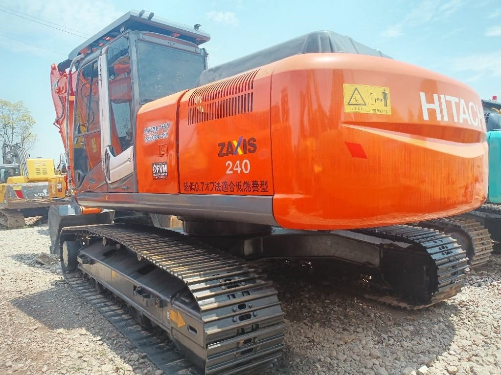 Hitachi ZX 240 - Верижен багер: снимка 1 Hitachi ZX 240 - Верижен багер: снимка 1