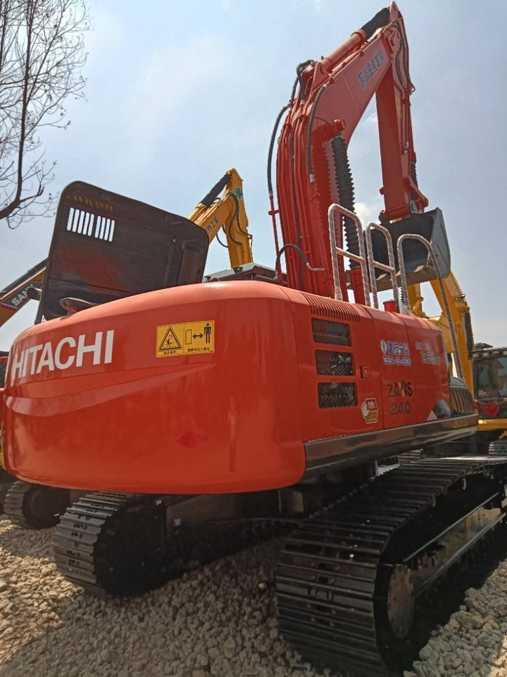 Hitachi ZX 240 - Верижен багер: снимка 3 Hitachi ZX 240 - Верижен багер: снимка 3