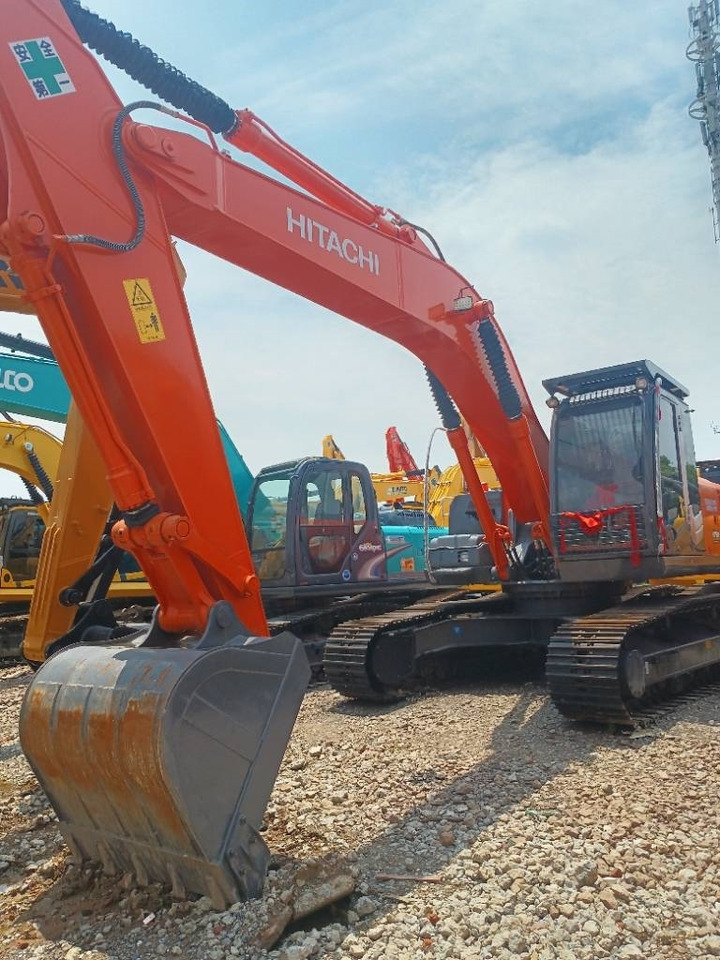 Hitachi ZX 240 - Верижен багер: снимка 3 Hitachi ZX 240 - Верижен багер: снимка 3