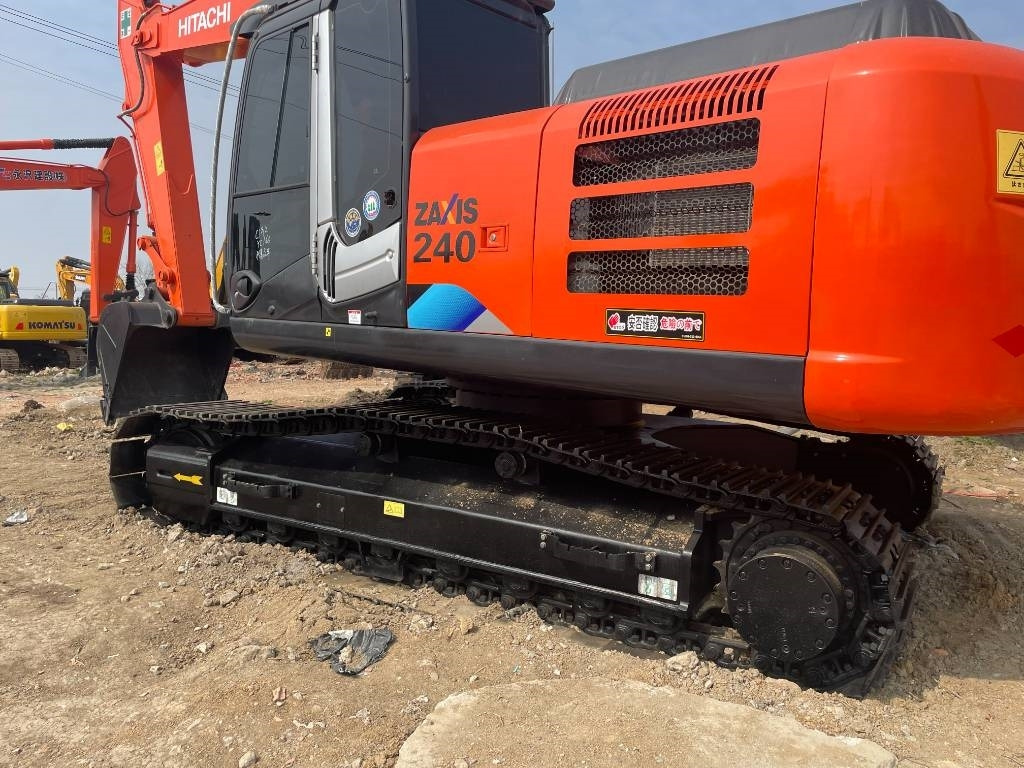 Hitachi ZX 240 - Верижен багер: снимка 3 Hitachi ZX 240 - Верижен багер: снимка 3