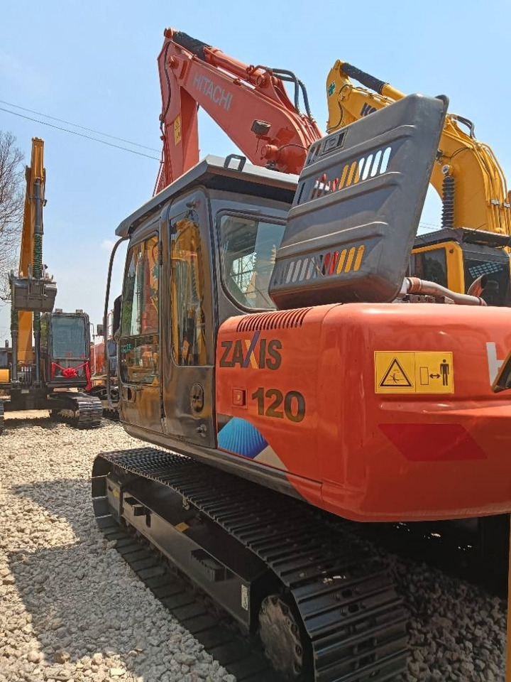Hitachi ZX 240 - Верижен багер: снимка 5 Hitachi ZX 240 - Верижен багер: снимка 5
