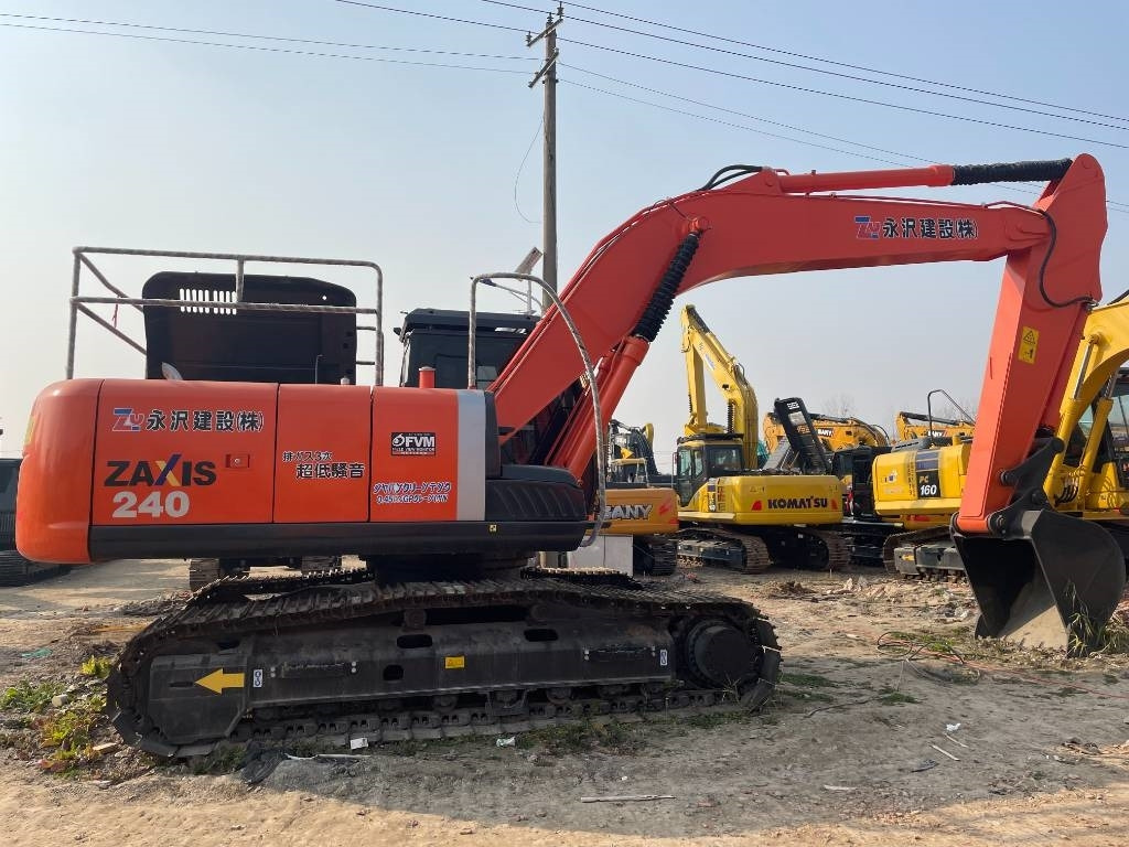 Hitachi ZX 240 - Верижен багер: снимка 1 Hitachi ZX 240 - Верижен багер: снимка 1