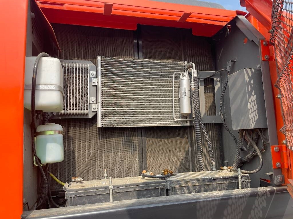 Hitachi ZX 240 - Верижен багер: снимка 5 Hitachi ZX 240 - Верижен багер: снимка 5