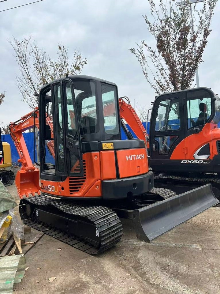Hitachi ZX 50 U - Верижен багер: снимка 2 Hitachi ZX 50 U - Верижен багер: снимка 2