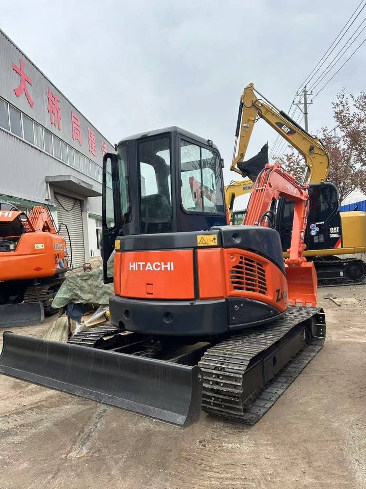 Hitachi ZX 50 U - Верижен багер: снимка 3 Hitachi ZX 50 U - Верижен багер: снимка 3