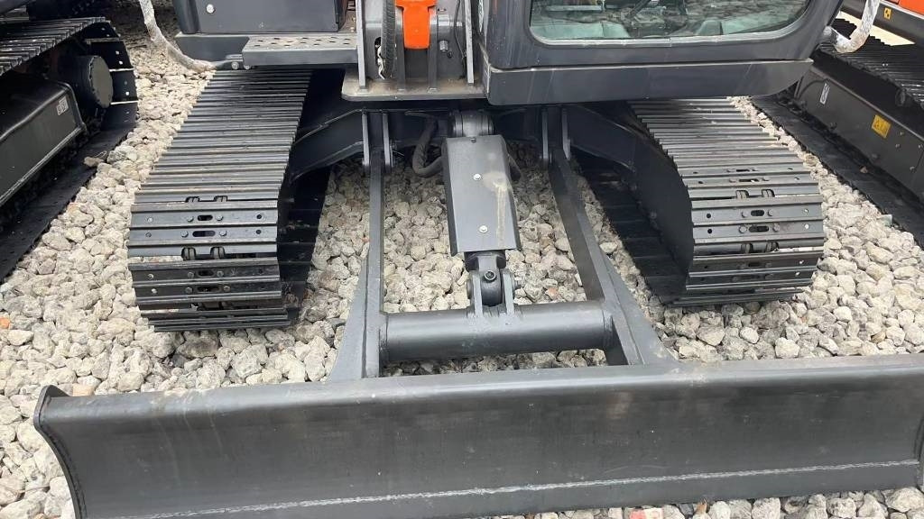 Hitachi ZX 60 - Мини багер: снимка 4 Hitachi ZX 60 - Мини багер: снимка 4