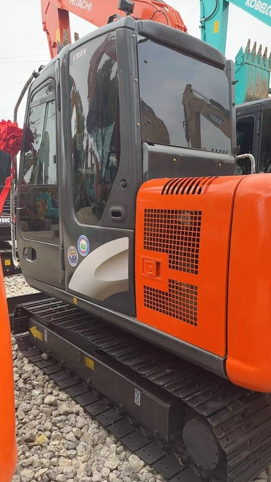 Hitachi ZX 60 - Мини багер: снимка 3 Hitachi ZX 60 - Мини багер: снимка 3