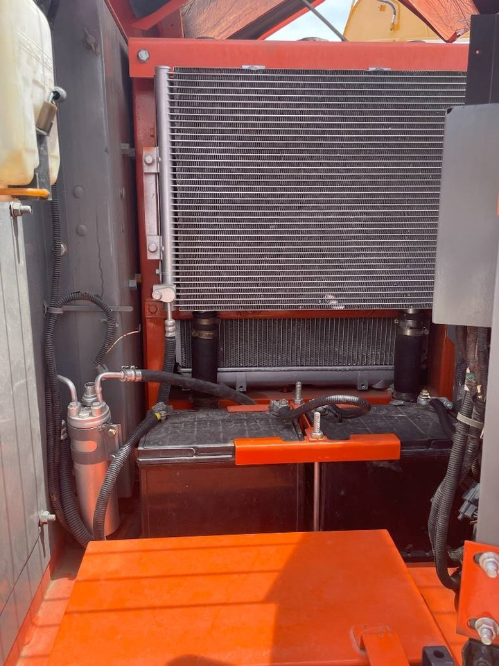 Hitachi ZX 70 - Мини багер: снимка 4 Hitachi ZX 70 - Мини багер: снимка 4