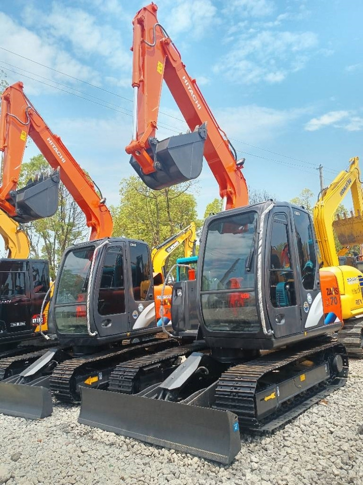 Hitachi ZX 70 - Верижен багер: снимка 1 Hitachi ZX 70 - Верижен багер: снимка 1