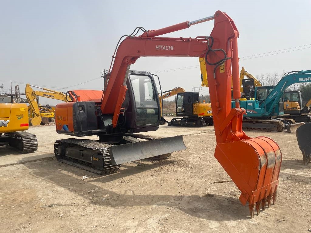 Hitachi ZX 70 - Мини багер: снимка 2 Hitachi ZX 70 - Мини багер: снимка 2