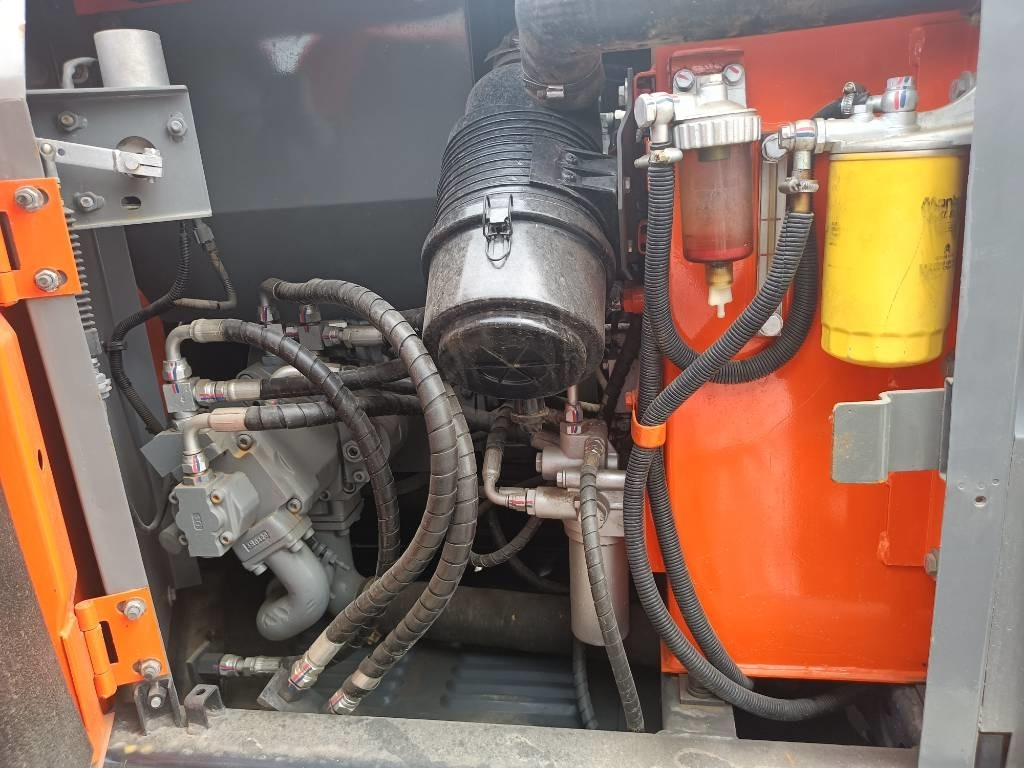 Hitachi ZX 70  - Мини багер: снимка 3 Hitachi ZX 70  - Мини багер: снимка 3