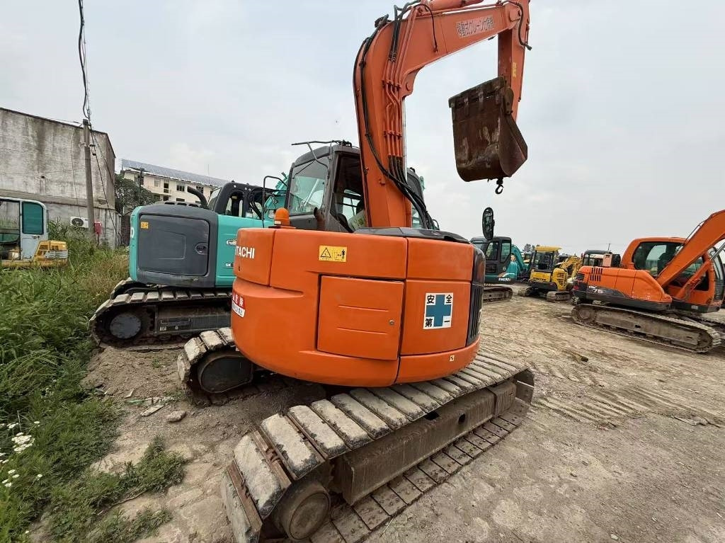 Hitachi ZX 75 US - Мини багер: снимка 1 Hitachi ZX 75 US - Мини багер: снимка 1