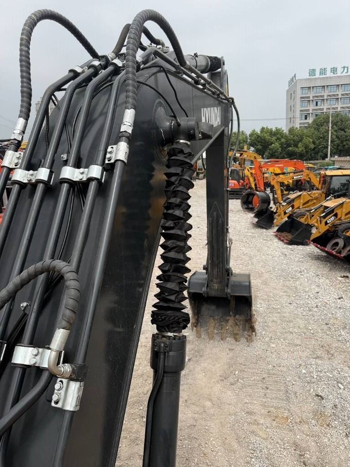 Hyundai HX 220 - Верижен багер: снимка 4 Hyundai HX 220 - Верижен багер: снимка 4