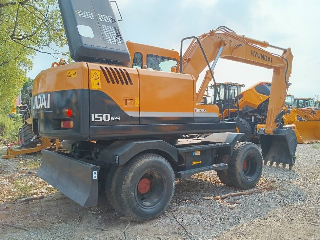 Hyundai R150W - Колесен багер: снимка 1 Hyundai R150W - Колесен багер: снимка 1