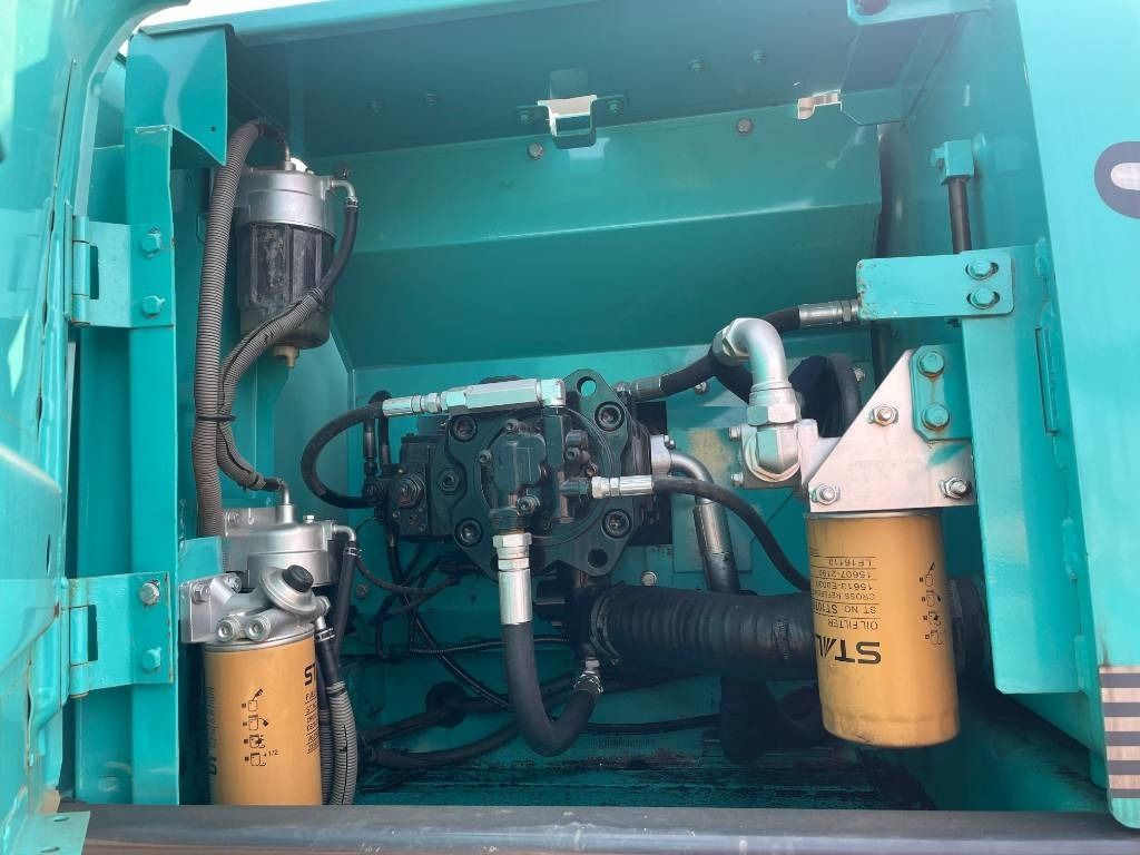 Kobelco SK 200 - Верижен багер: снимка 3 Kobelco SK 200 - Верижен багер: снимка 3