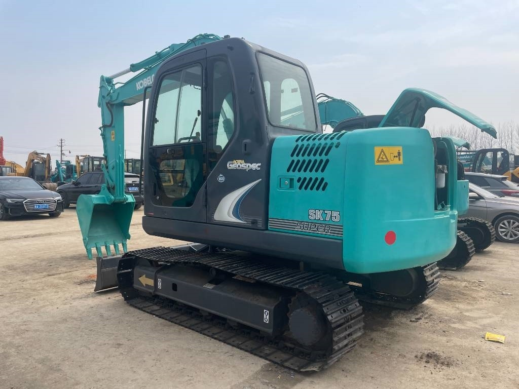Kobelco SK 75 - Мини багер: снимка 2 Kobelco SK 75 - Мини багер: снимка 2