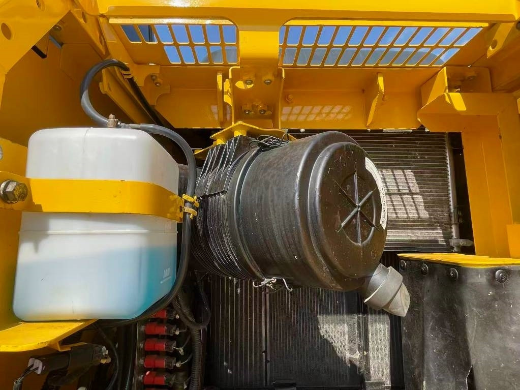 Komatsu PC 130 - Верижен багер: снимка 4 Komatsu PC 130 - Верижен багер: снимка 4