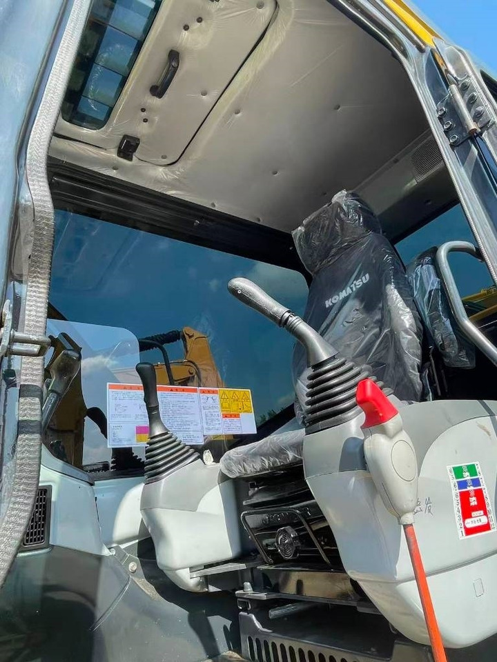 Komatsu PC 130  - Верижен багер: снимка 4 Komatsu PC 130  - Верижен багер: снимка 4