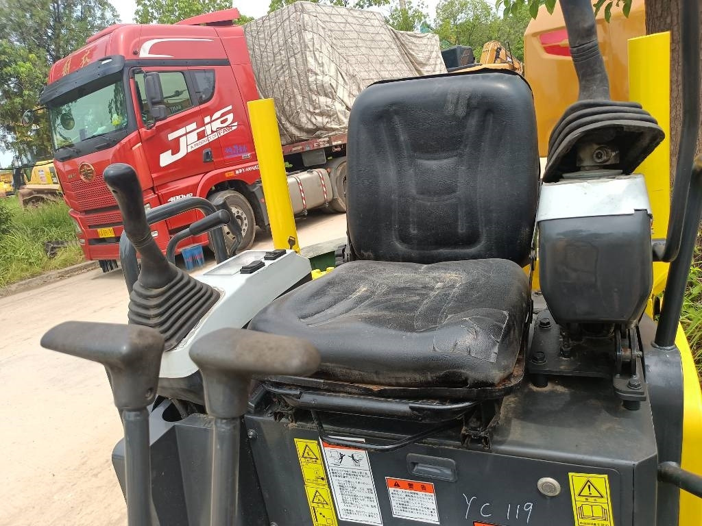 Komatsu PC 18 - Мини багер: снимка 5 Komatsu PC 18 - Мини багер: снимка 5