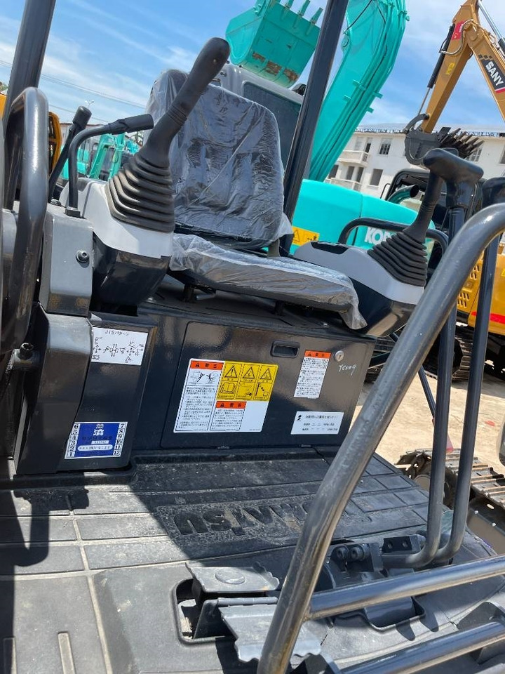 Komatsu PC 20 MR - Мини багер: снимка 3 Komatsu PC 20 MR - Мини багер: снимка 3