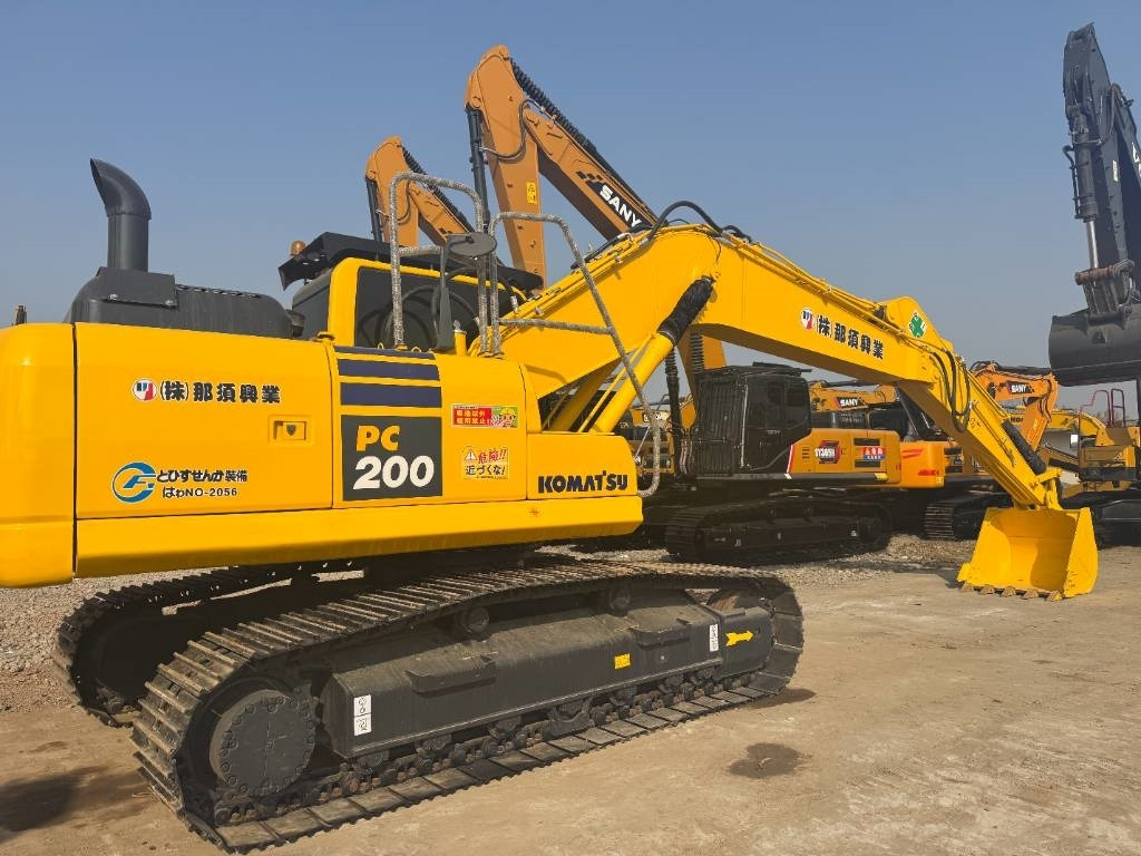 Komatsu PC 200-8 - Верижен багер: снимка 2 Komatsu PC 200-8 - Верижен багер: снимка 2