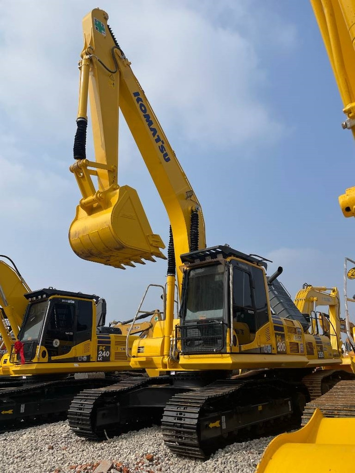 Komatsu PC 200 - Верижен багер: снимка 3 Komatsu PC 200 - Верижен багер: снимка 3