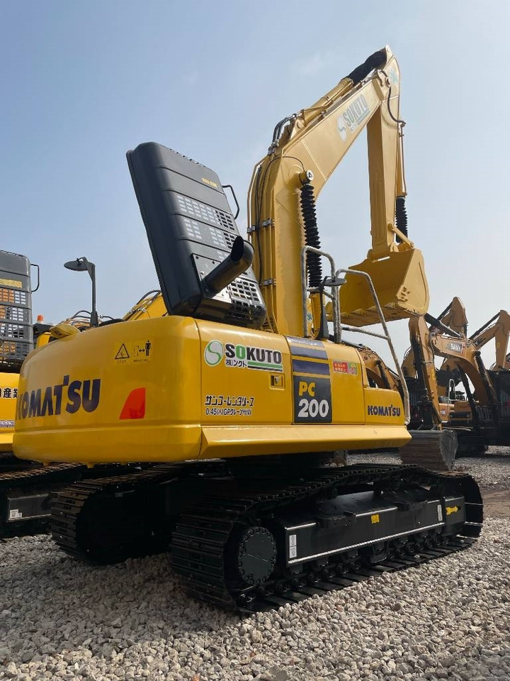 Komatsu PC 200 - Верижен багер: снимка 1 Komatsu PC 200 - Верижен багер: снимка 1