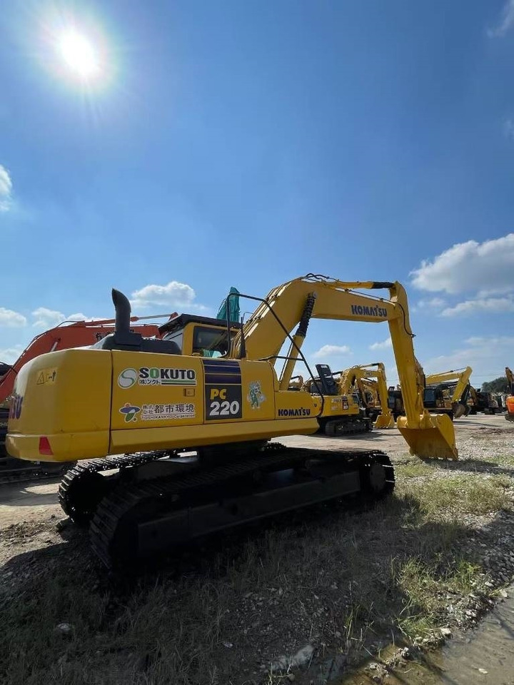 Komatsu PC 220 - Верижен багер: снимка 4 Komatsu PC 220 - Верижен багер: снимка 4