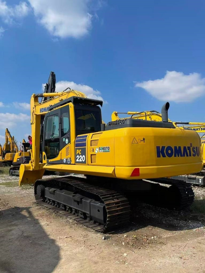 Komatsu PC 220 - Верижен багер: снимка 3 Komatsu PC 220 - Верижен багер: снимка 3