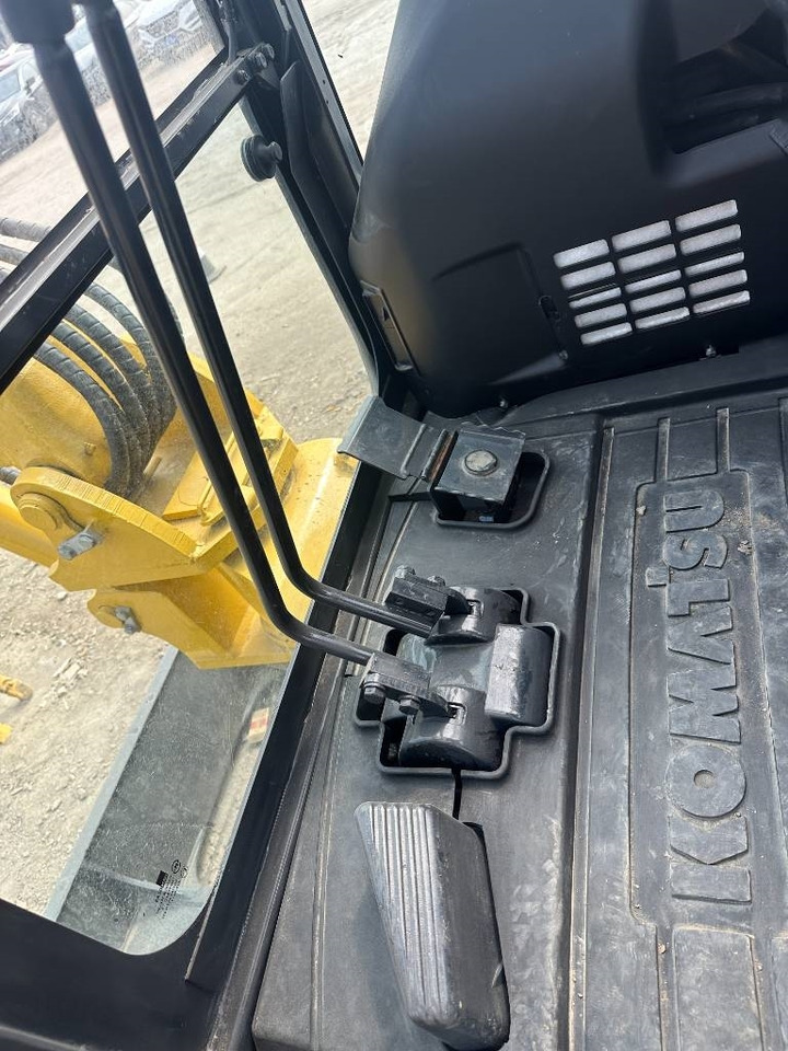 Komatsu PC 40 MR - Мини багер: снимка 5 Komatsu PC 40 MR - Мини багер: снимка 5