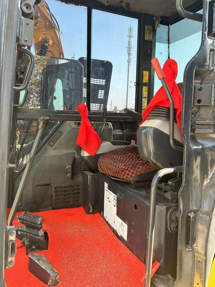 Komatsu PC 55 MR - Мини багер: снимка 4 Komatsu PC 55 MR - Мини багер: снимка 4