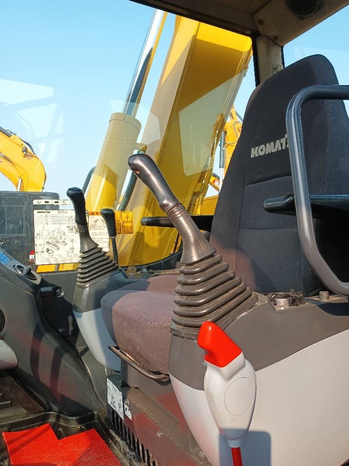 Komatsu PC 70 - Мини багер: снимка 5 Komatsu PC 70 - Мини багер: снимка 5