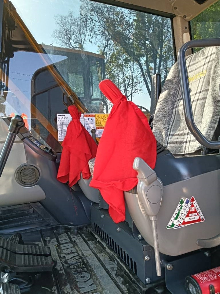 Komatsu PC 70 - Мини багер: снимка 3 Komatsu PC 70 - Мини багер: снимка 3