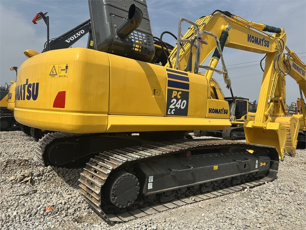 Komatsu PC240 - Верижен багер: снимка 5 Komatsu PC240 - Верижен багер: снимка 5