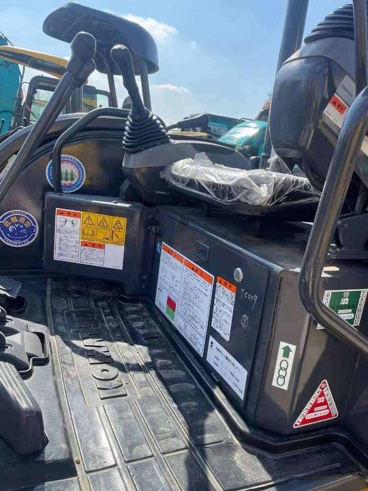 Komatsu PC35 - Мини багер: снимка 5 Komatsu PC35 - Мини багер: снимка 5