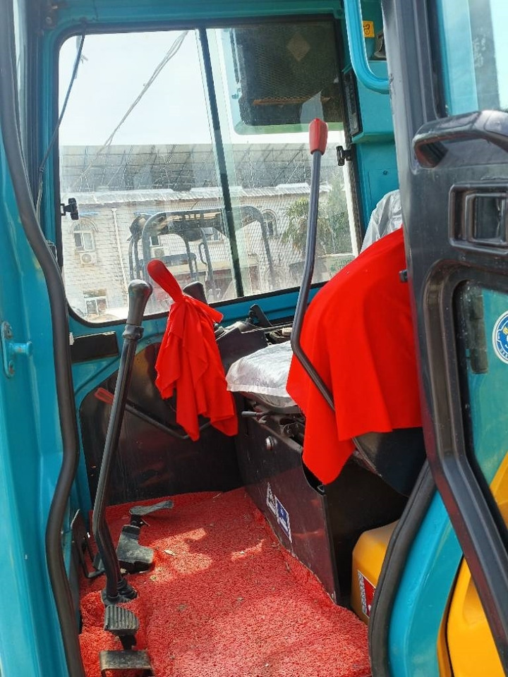 Kubota U 30 - Мини багер: снимка 4 Kubota U 30 - Мини багер: снимка 4