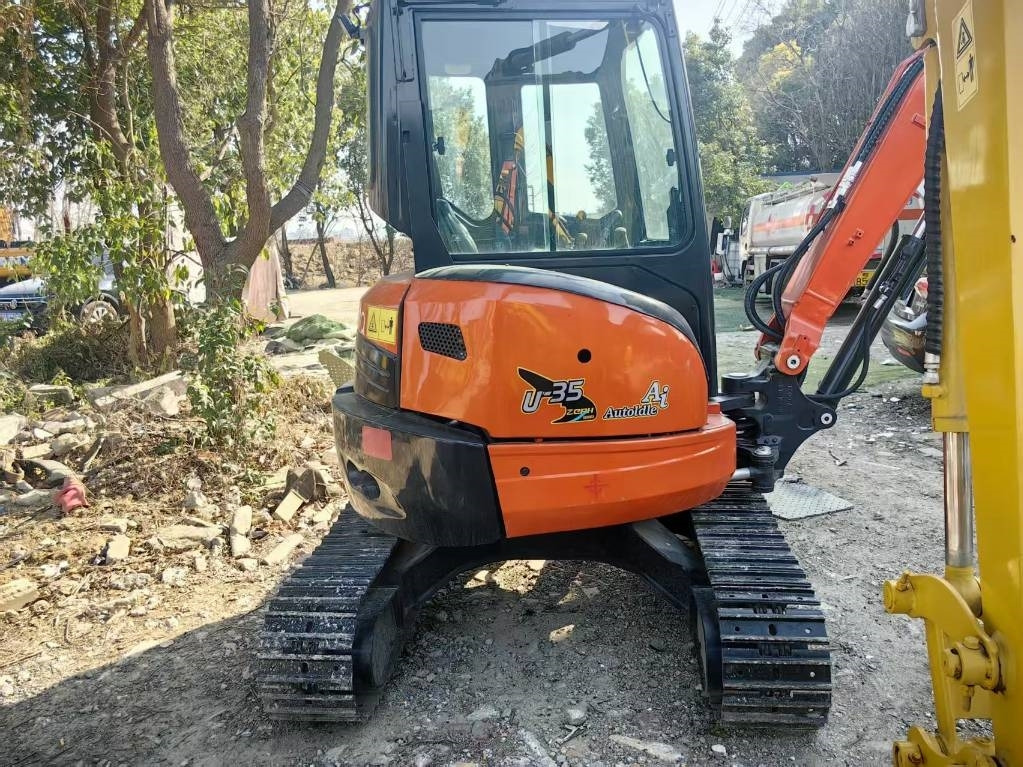 Kubota U 35 - Мини багер: снимка 4 Kubota U 35 - Мини багер: снимка 4