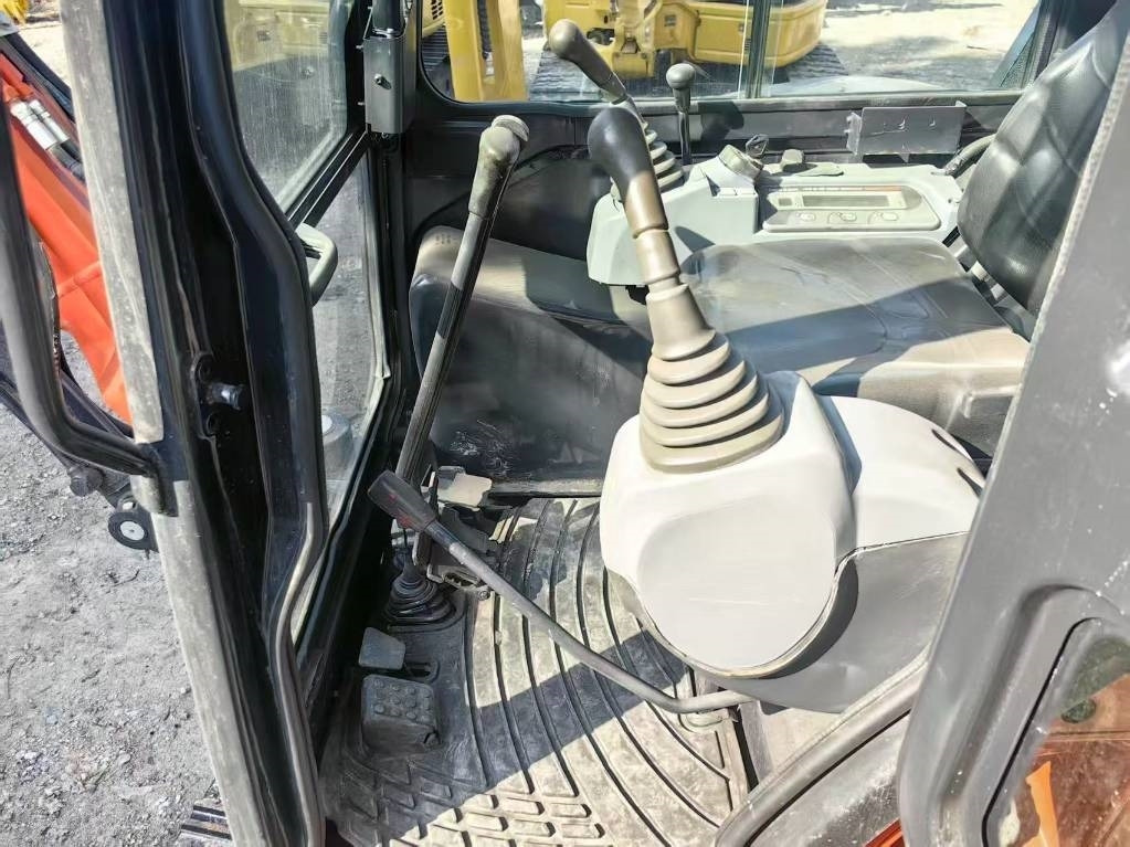 Kubota U 35 - Мини багер: снимка 2 Kubota U 35 - Мини багер: снимка 2