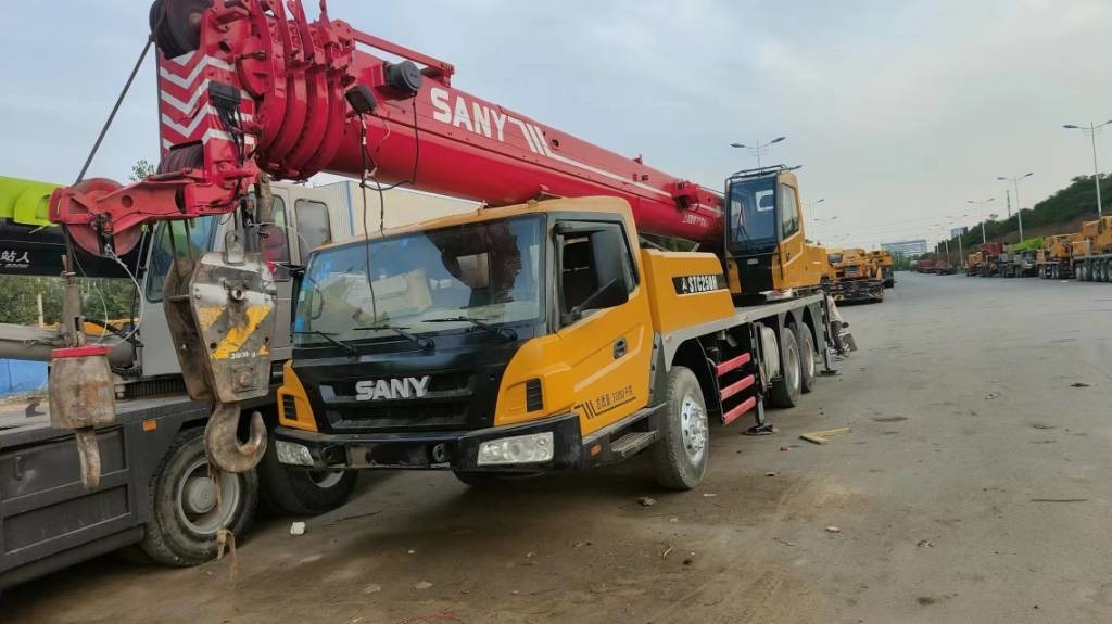 Sany STC 250 H - Кран за всякакви терени: снимка 1 Sany STC 250 H - Кран за всякакви терени: снимка 1