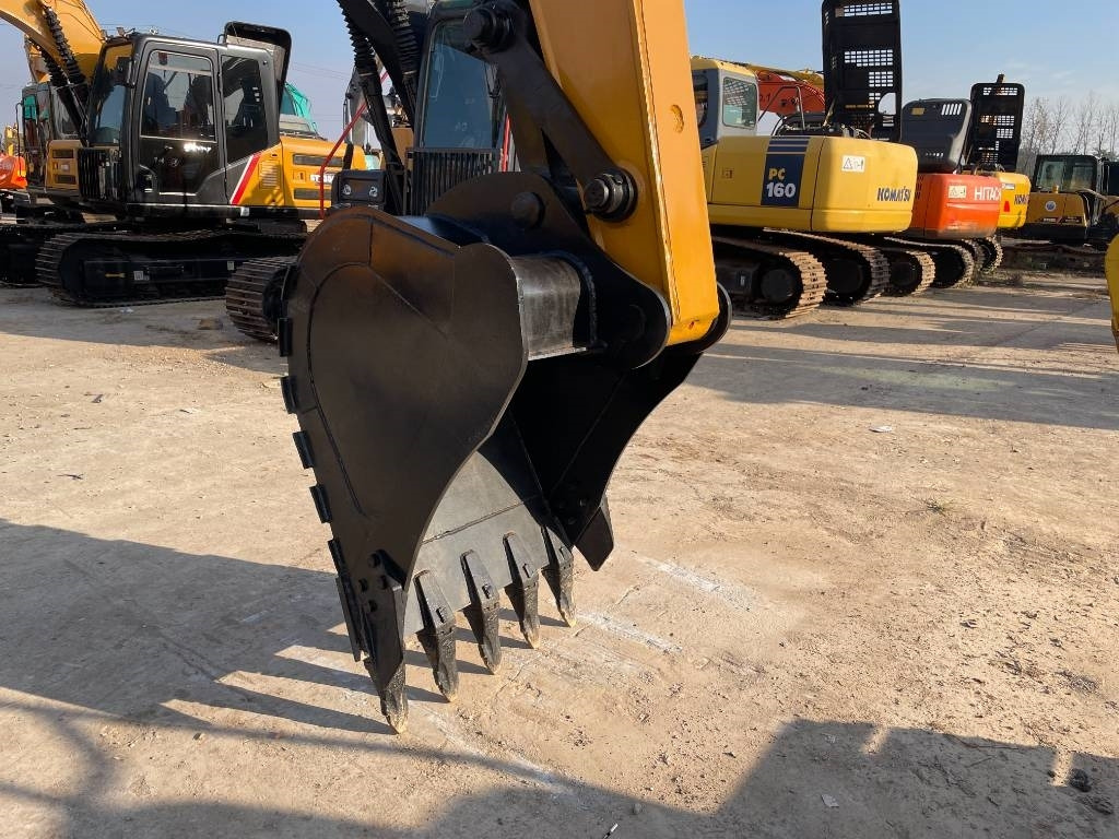 Верижен багер Sany SY 135 C: снимка 8