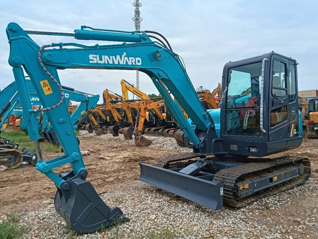 Sunward SWE 70 - Мини багер: снимка 4 Sunward SWE 70 - Мини багер: снимка 4