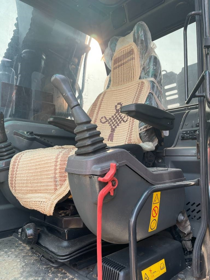 Volvo EC 140 - Верижен багер: снимка 3 Volvo EC 140 - Верижен багер: снимка 3