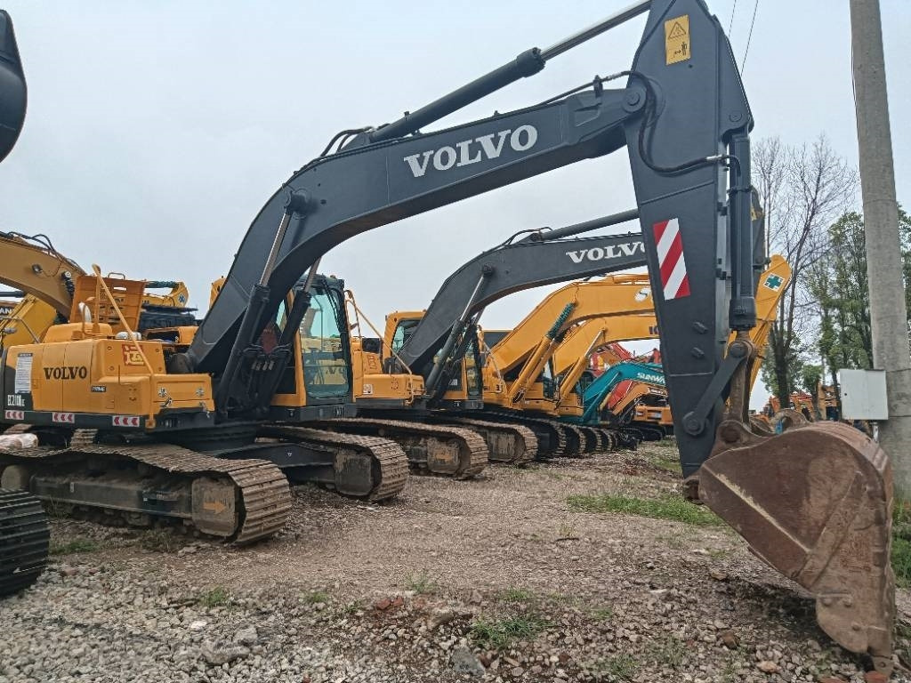 Нови Верижен багер Volvo EC 210: снимка 6