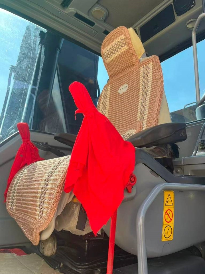 Volvo EC 240 - Верижен багер: снимка 3 Volvo EC 240 - Верижен багер: снимка 3