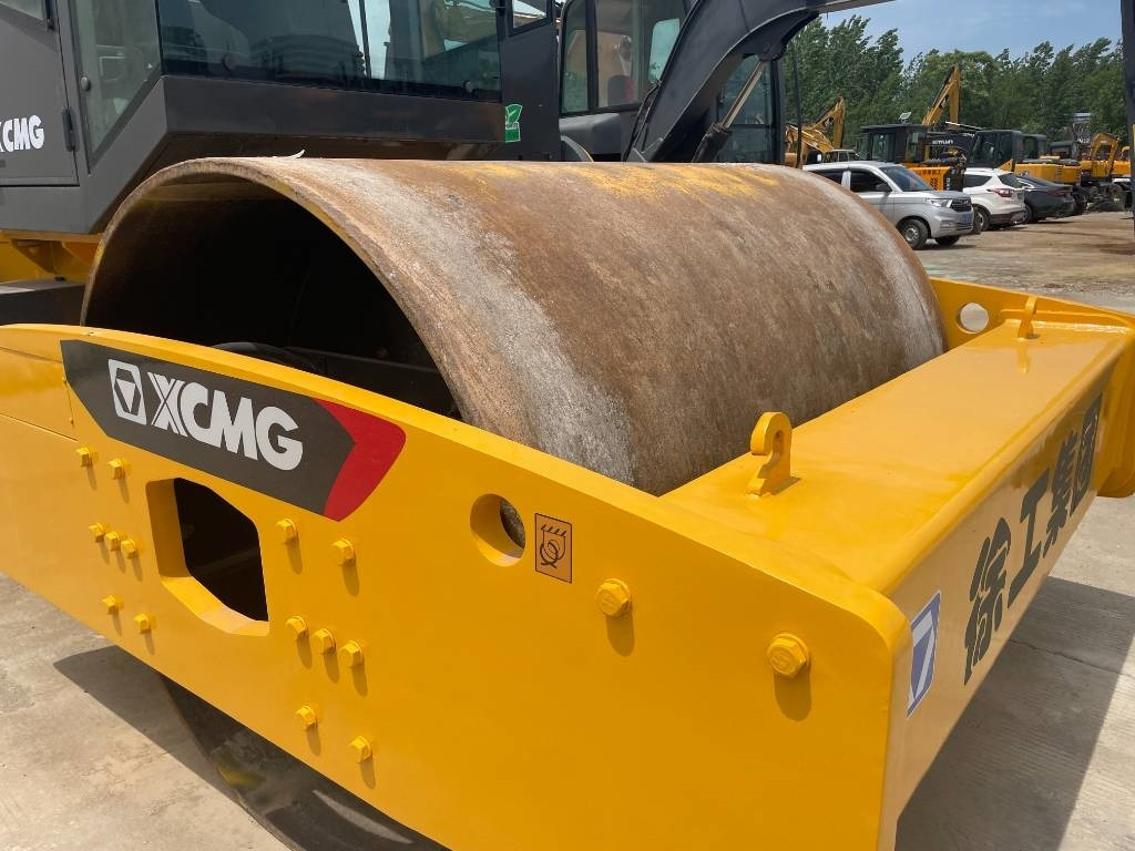 XCMG XS 223 J - Компактор: снимка 2 XCMG XS 223 J - Компактор: снимка 2