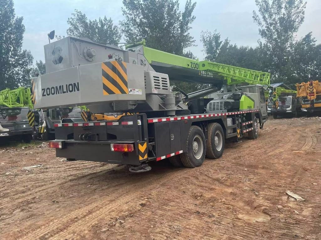 Zoomlion ZTC 500 V - Кран за всякакви терени: снимка 2 Zoomlion ZTC 500 V - Кран за всякакви терени: снимка 2