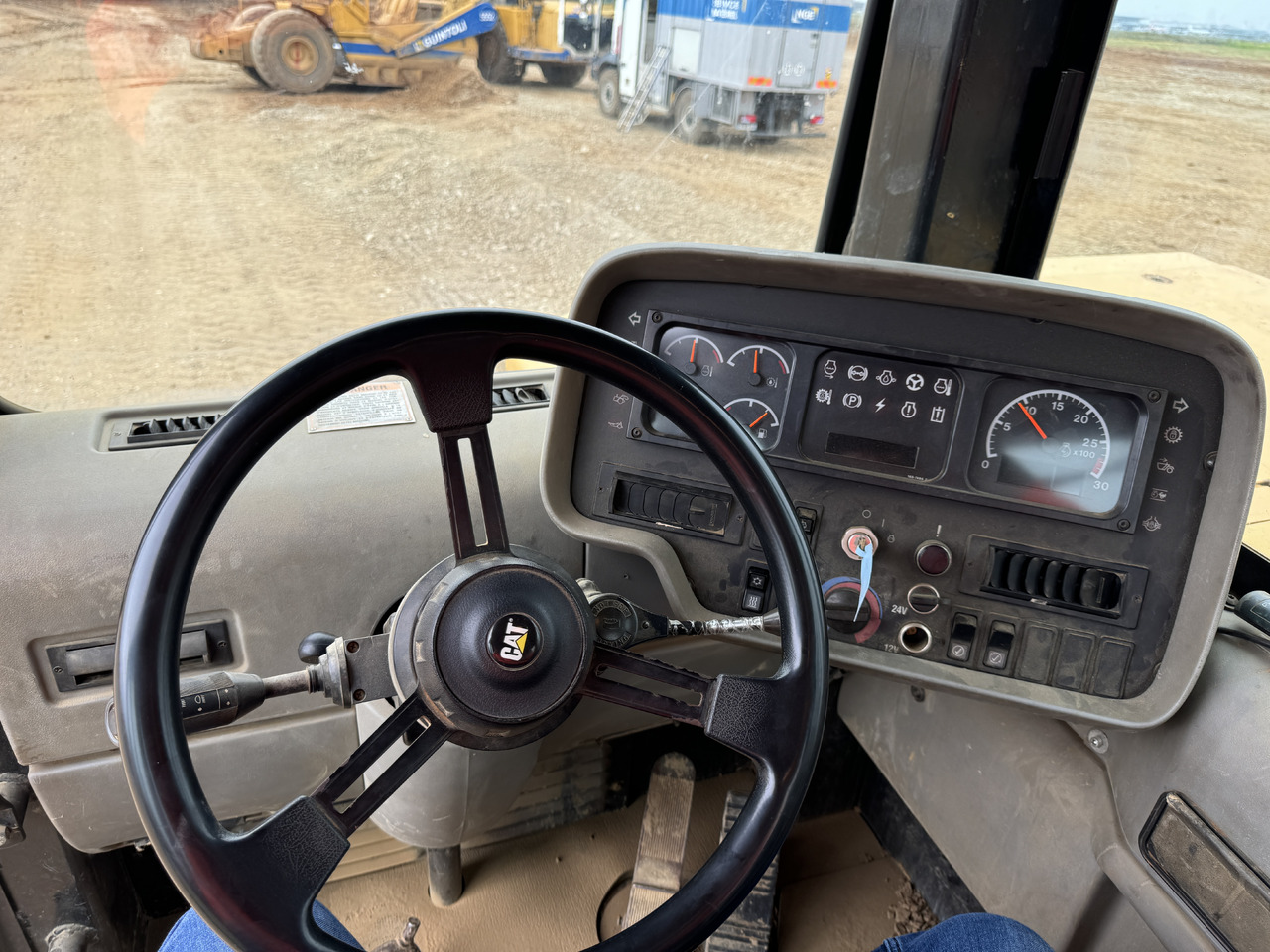 Скрепер 2003 CAT 631G: снимка 13