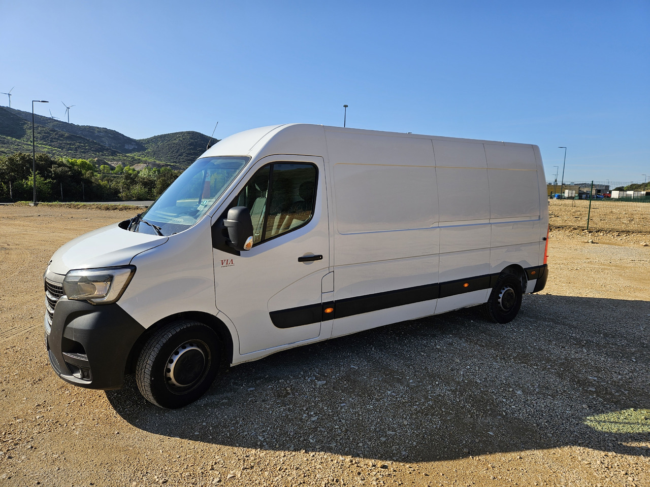 Renault Master III pack confort L3H2 P3 135LE - Лекотоварен автомобил фургон: снимка 2 Renault Master III pack confort L3H2 P3 135LE - Лекотоварен автомобил фургон: снимка 2